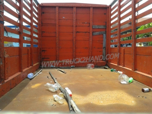 รถบรรทุก 6 ล้อ HINO KM777 กระบะบรรทุก  117 แรงม้า  ปีจดทะเบียน 2531