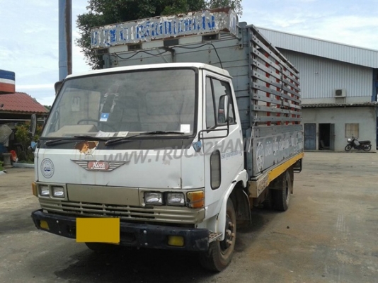 รถบรรทุก 6 ล้อ HINO KM777 กระบะบรรทุก  117 แรงม้า  ปีจดทะเบียน 2531