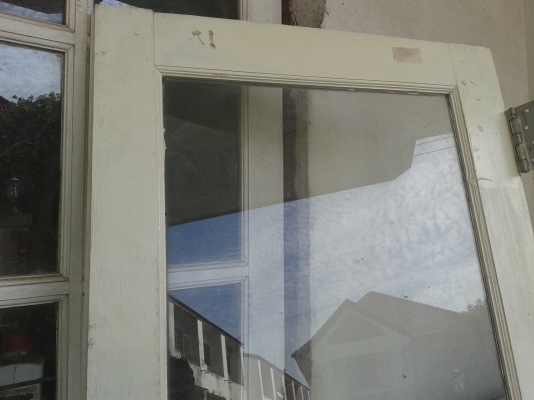 ขายบานหน้าต่างพร้อมกระจกใส และบานพับ