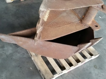 ขาย บุ้งกี๋ ใส่แบคโฮ รถขุด PC60-PC120 สำหรับขุดวางท่อ ขุดล่องน้ำ สามเหลี่ยม เหล็กเก่านอกแท้ สนิมไม่กิน