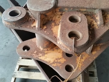 ขาย บุ้งกี๋ ใส่แบคโฮ รถขุด PC60-PC120 สำหรับขุดวางท่อ ขุดล่องน้ำ สามเหลี่ยม เหล็กเก่านอกแท้ สนิมไม่กิน