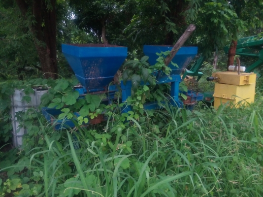 ขาย35000 ลิปเปอร์ฝังปุ๋ยอ้อย 4ขา ยี่ห้อศรีกำแพงแสน