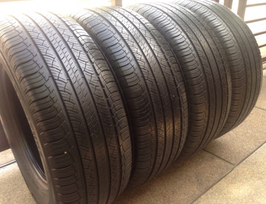 ยาง Michelin 265 65 17 สิ้นปี12 ดอกเต็ม เนื้อนิ่มๆ