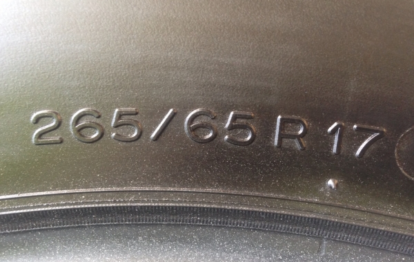 ยาง Michelin 265 65 17 สิ้นปี12 ดอกเต็ม เนื้อนิ่มๆ