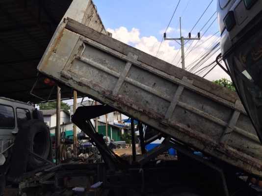 กระบะดั้มสามมิตร SMM ยาว 3.80 ม. ยกลงจาก ISUZU ร็อกกี้ 195 แรง สภาพใช้ได้อยู่ เอาไปเก็บงานหน่อย