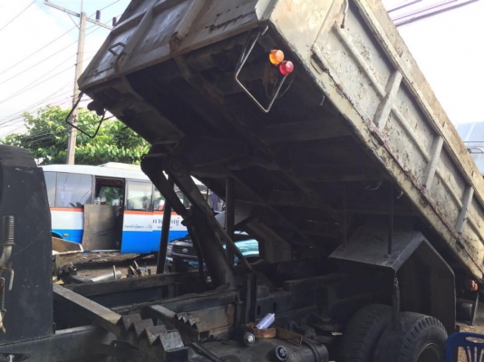 กระบะดั้มสามมิตร SMM ยาว 3.80 ม. ยกลงจาก ISUZU ร็อกกี้ 195 แรง สภาพใช้ได้อยู่ เอาไปเก็บงานหน่อย กระบะดั้มสามมิตร SMM ยาว 3.80 ม. ยกลงจาก ISUZU ร็อกกี้ 195 แรง สภาพใช้ได้อยู่ เอาไปเก็บงานหน่อย