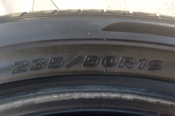 ยาง Hakook 235 50 19 สิ้นปี11 ดอกเยอะ ราคาไม่แพง