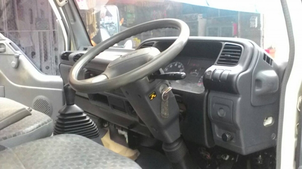 ขาย 6 ล้อ NKR 130 เทอร์โบว์ ปี49 เดิมทั้งคัน