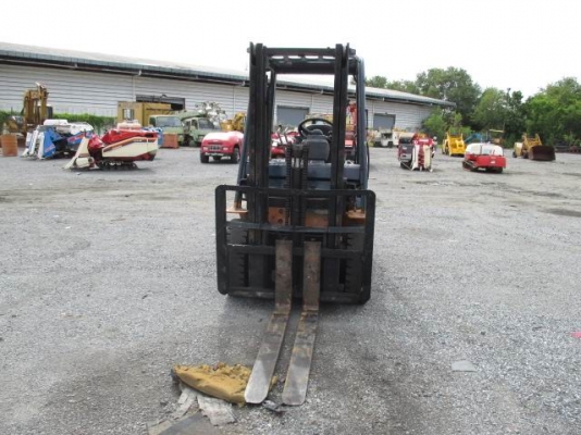 รถโฟล์คลิฟท์ TOYOTA รุ่น FG 25-7 เสาสูง 3 เมตร มีเสาเข้าตู้ เครื่องเบนซิน 3Y ขนาด 2.5 ตัน