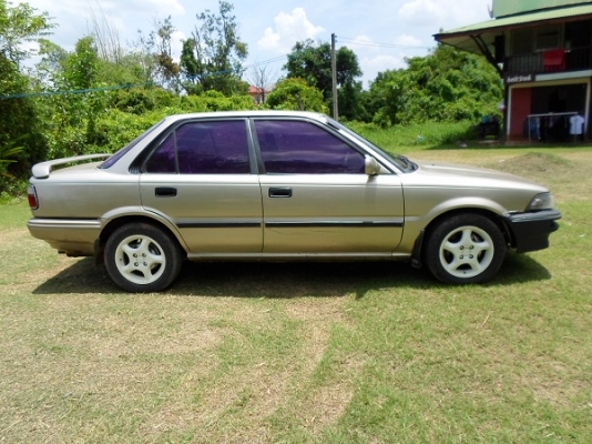 Toyota AE 92 รุ่นโดเรม่อน เครื่อง 4A-GEฝาลาย ทวินแคม 16 V. 4 สูบ 1600 cc