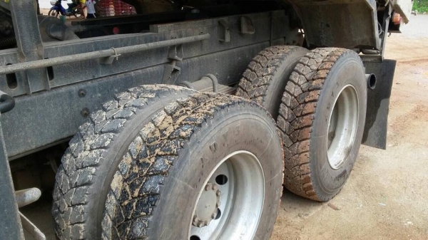 10 ล้อดั้ม 300 แรงปี 2552 รถสวยมาก ห้างแท้เดิมๆ FVZ300 ไมล์ 2 แสนกว่า