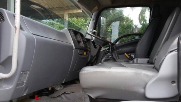 10 ล้อดั้ม 300 แรงปี 2552 รถสวยมาก ห้างแท้เดิมๆ FVZ300 ไมล์ 2 แสนกว่า