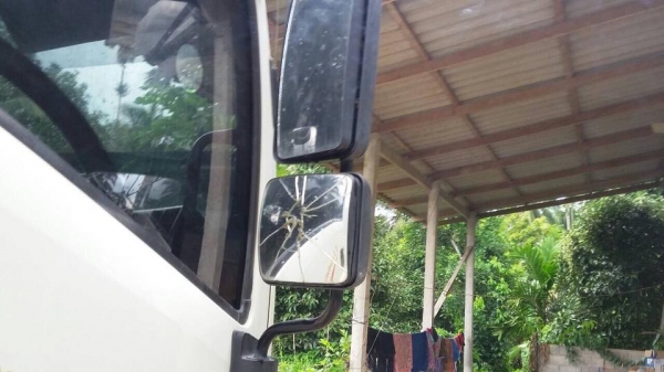 10 ล้อดั้ม 300 แรงปี 2552 รถสวยมาก ห้างแท้เดิมๆ FVZ300 ไมล์ 2 แสนกว่า