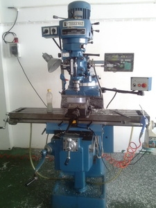 ขายเครื่องมิลลิ่่งไต้หวัน มือสอง