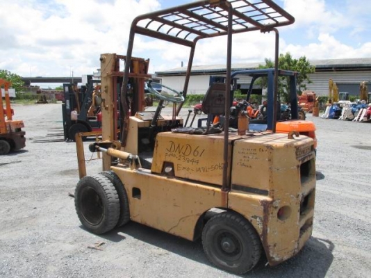 ขายรถฟอร์คลิฟ KOMATSU FG25 รุ่น 6 เสายกสูง 2.5.ม เกียร์ธรรมดา