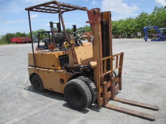 ขายรถฟอร์คลิฟ KOMATSU FG25 รุ่น 6 เสายกสูง 2.5.ม เกียร์ธรรมดา