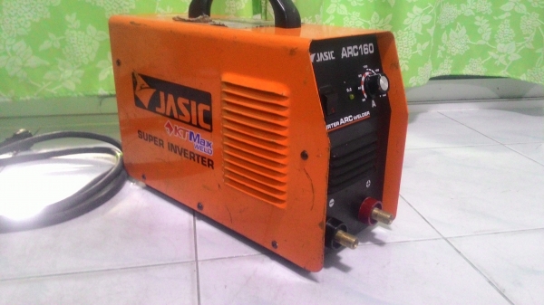 เครื่องเชื่อมไฟฟ้าอินเวอร์เตอร์  jasic ขนาด 160 แอมป์ สภาพดีพร้อมใช้งานครับ