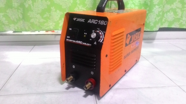 เครื่องเชื่อมไฟฟ้าอินเวอร์เตอร์  jasic ขนาด 160 แอมป์ สภาพดีพร้อมใช้งานครับ