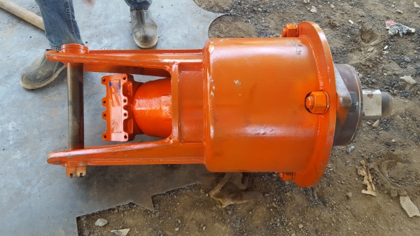 ขายมอเตอร์พร้อมดอกเจาะใส่รถเจาะ.pc200แรงๆๆ