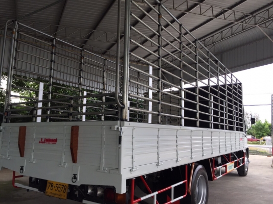 FTR 33  ปี48  ยาว 7.20 เมตร  200 แรง  ราคา  930,000 บาท