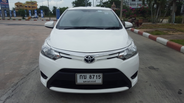 ขายรถเก๋ง โตโยต้า วีออส ปี 2013 เครื่อง 1500 แอร์แบร็ค 2 ใบ มีเอบีเอส กระจกไฟฟ้า พาวเวอร์ รถ 2 ปี วิ่งมาแค่ 33000 กิโลเมตร เองครับ