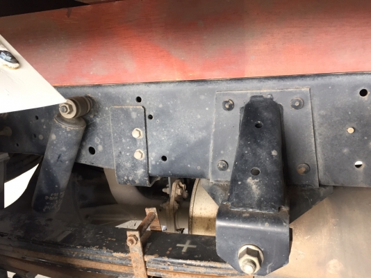 NLR  130 แรง   4 ล้อ ( รถห้างแท้ )  จัดแนนช์ได้  ราคา  570,000  บาท