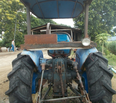 มิสซูบิชิ 25 แรงเครื่องกีเกียร์ดีทุกเกียร์ ยางใหม่ 4 เส้น มีใบดันหน้าพร้อมผาน 5 หนึ่งพวง