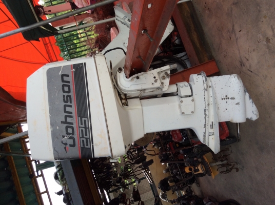 เครื่องวางท้าย Johnson V6 เครื่อง 225 แรง สภาพเดิมๆจากประเทศญี่ปุ่น นำเข้าจากประเทศญี่ปุ่น