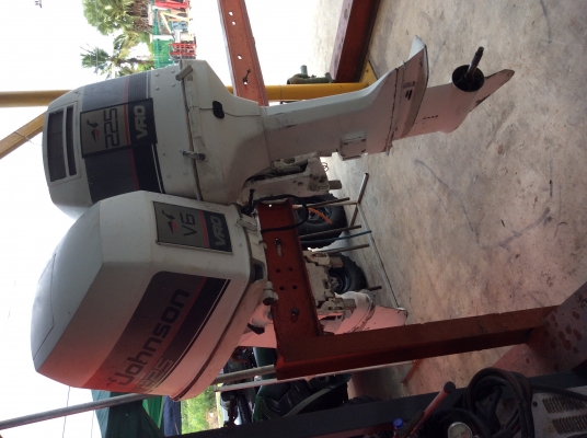 เครื่องวางท้าย Johnson V6 เครื่อง 225 แรง สภาพเดิมๆจากประเทศญี่ปุ่น นำเข้าจากประเทศญี่ปุ่น