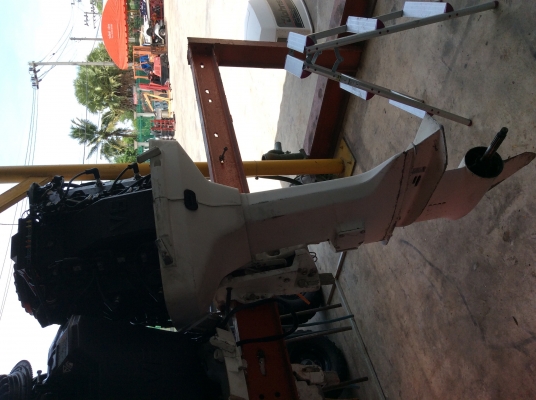 เครื่องวางท้าย Johnson V6 เครื่อง 225 แรง สภาพเดิมๆจากประเทศญี่ปุ่น นำเข้าจากประเทศญี่ปุ่น