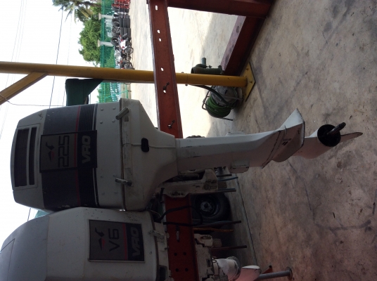 เครื่องวางท้าย Johnson V6 เครื่อง 225 แรง สภาพเดิมๆจากประเทศญี่ปุ่น นำเข้าจากประเทศญี่ปุ่น