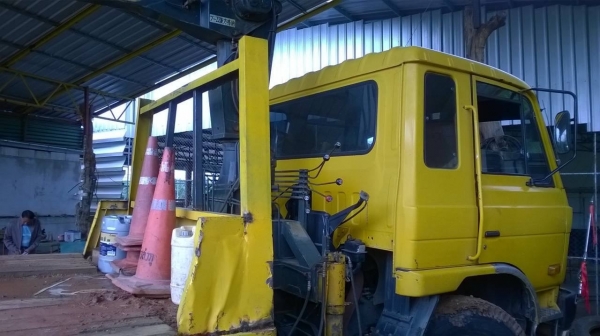 ขายเทนเลอร์ 10 ล้อ เพลาเดียว NISSAN UD ติดเครน TADANO 3 ตัน เครื่อง PD6 185 แรงม้า คัสซีสวยจัด สโลว์กลาง เบรคทิฟฟี่ พาวเวอร์ แอร์เย็น ทะเบียนพร้อมโอนครับ