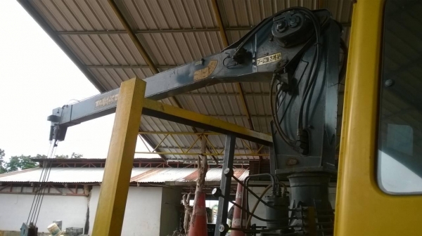 ขายเทนเลอร์ 10 ล้อ เพลาเดียว NISSAN UD ติดเครน TADANO 3 ตัน เครื่อง PD6 185 แรงม้า คัสซีสวยจัด สโลว์กลาง เบรคทิฟฟี่ พาวเวอร์ แอร์เย็น ทะเบียนพร้อมโอนครับ