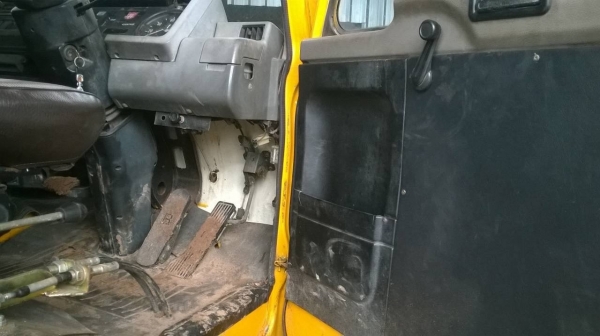 ขายเทนเลอร์ 10 ล้อ เพลาเดียว NISSAN UD ติดเครน TADANO 3 ตัน เครื่อง PD6 185 แรงม้า คัสซีสวยจัด สโลว์กลาง เบรคทิฟฟี่ พาวเวอร์ แอร์เย็น ทะเบียนพร้อมโอนครับ