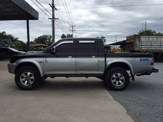 ขาย MITSUBISHI GRANDIS 4WD ปี2002 ขาย MITSUBISHI GRANDIS 4WD ปี2002