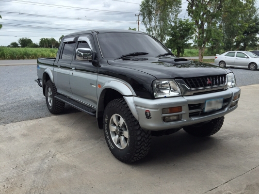 ขาย MITSUBISHI GRANDIS 4WD ปี2002