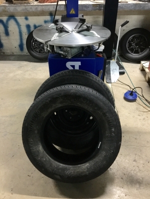 ขายยาง Bridgestone Duravis R611 195R15 ปี13 สภาพสวยๆ