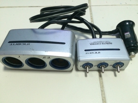 ที่จุดบหรี่ 3 ช่อง ยี่ห้อ INCENT มีไฟฟ้า มีสวิตปิดเปิด มือ2 ญี่ปุ่น