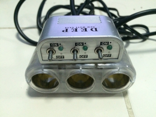 จุดบุหรี่ 3 ช่อง ยี่ห้อ DEEP มีไฟบอกเปิดปิด มือ2 ญี่ปุ่น