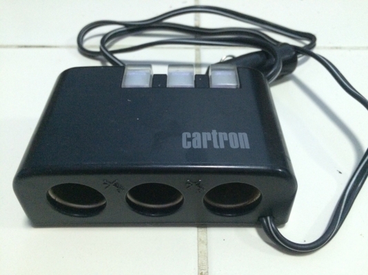 ทีจุดบหรี่ 3 ช่อง ยี่ห้อ CARMATE มีที่วัดแบตเตรี่รถ และมีไฟบอกเปิดปิด มือ2 ญี่ปุ่น