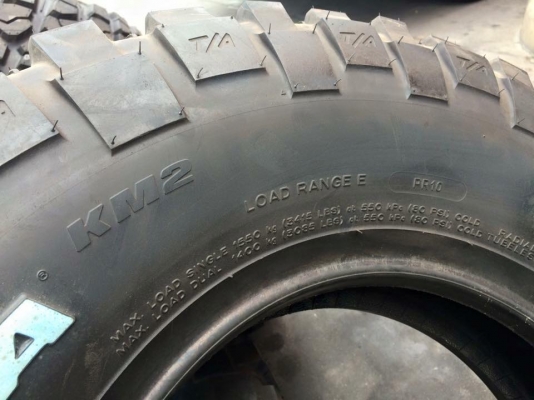BF Goodrich Mud-Terrain KM2 265 70 r17 ยางใหม่เส้นละ 7000บาท