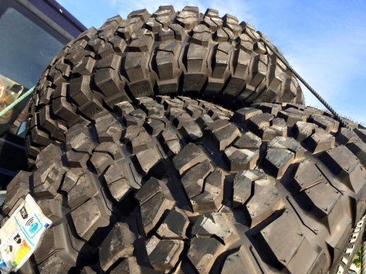 BF Goodrich Mud-Terrain KM2 265 70 r17 ยางใหม่เส้นละ 7000บาท