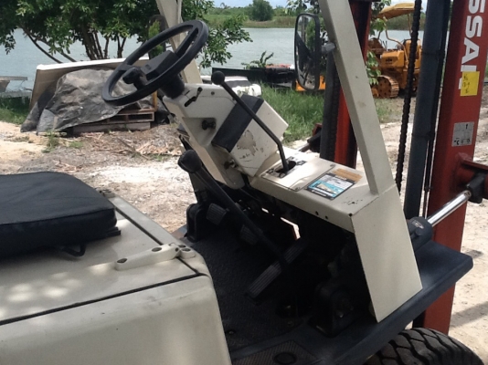 รถยกนิสสัน1.5ตันสภาพดีมากๆ งายาว เครื่องเกียร์ไฮดรอลิคแรงดีครับ