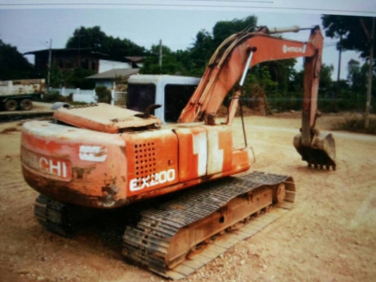 รถแบคโฮ EX200-2
