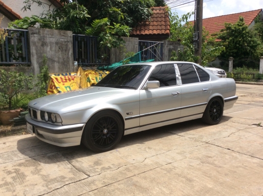 1995 BMW 520i เครื่อง2000cc เครื่องช่วงล่างดีสีสวยพร้อมใช้สวยๆ