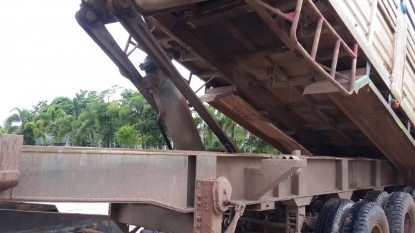 ขายด่วนHINOหัวลากพร้อมหางสามเพลาดั้มสภาพดีราคาไม่แพงโทร0856842587