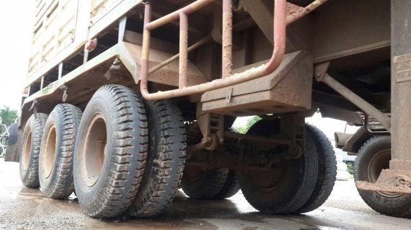 ขายด่วนHINOหัวลากพร้อมหางสามเพลาดั้มสภาพดีราคาไม่แพงโทร0856842587