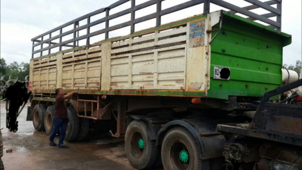 ขายด่วนHINOหัวลากพร้อมหางสามเพลาดั้มสภาพดีราคาไม่แพงโทร0856842587