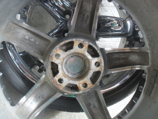 ล้อแม็ก 18นิ้ว 5รู114 พร้อมยาง สวยๆ 4 ล้อ ราคา 8800 บาท