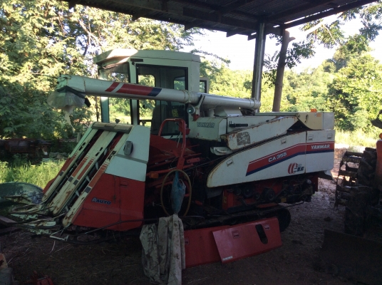 ขายรถเกี่ยวข้าว yanmar แทรคใหม่2เส้น พร้อมใช้งาน ขายรถเกี่ยวข้าว yanmar แทรคใหม่2เส้น พร้อมใช้งาน